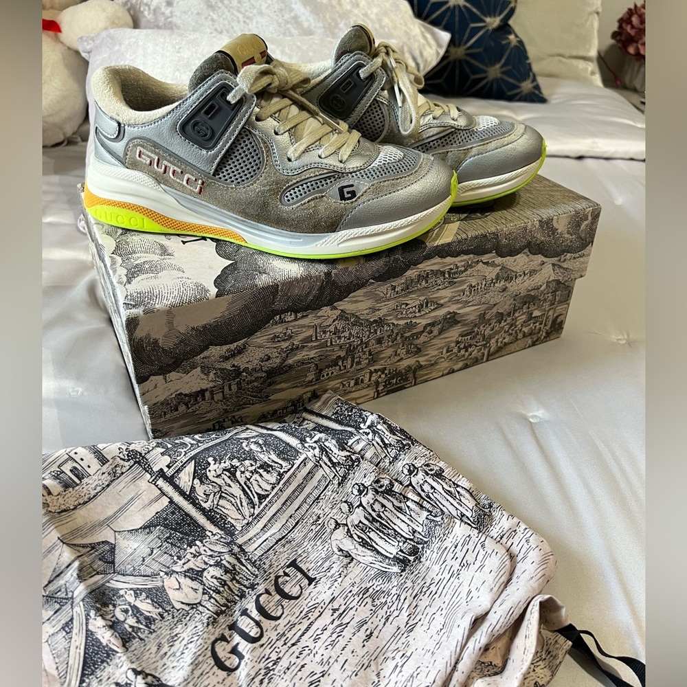 Like new Gucci sneakers used a few times